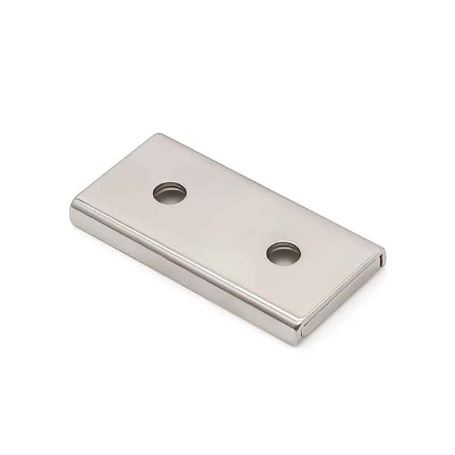 Fabrikpreis Günstiger Seltenerd-Permanentmagnet 20 kg 30 kg Kraftvoller NdFeB-Kanalmagnet in Blockform mit doppeltem Senkloch